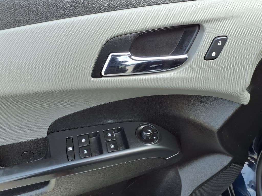 Chevrolet Sonic LT Auto 5-Door 2015