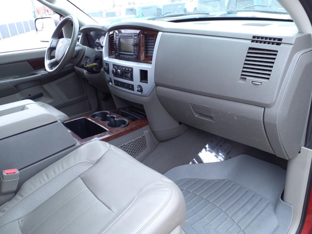 Dodge Ram 2500 Laramie Mega Cab 4WD 2008