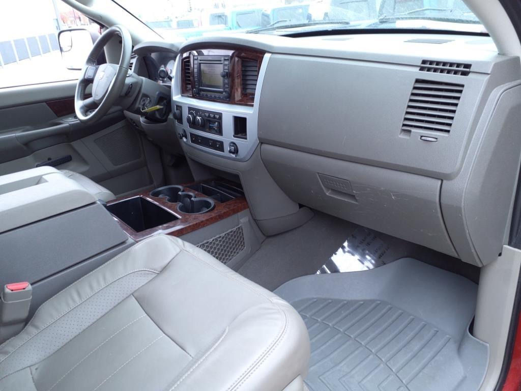 Dodge Ram 2500 Laramie Mega Cab 4WD 2008