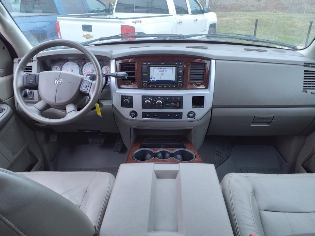Dodge Ram 2500 Laramie Mega Cab 4WD 2008