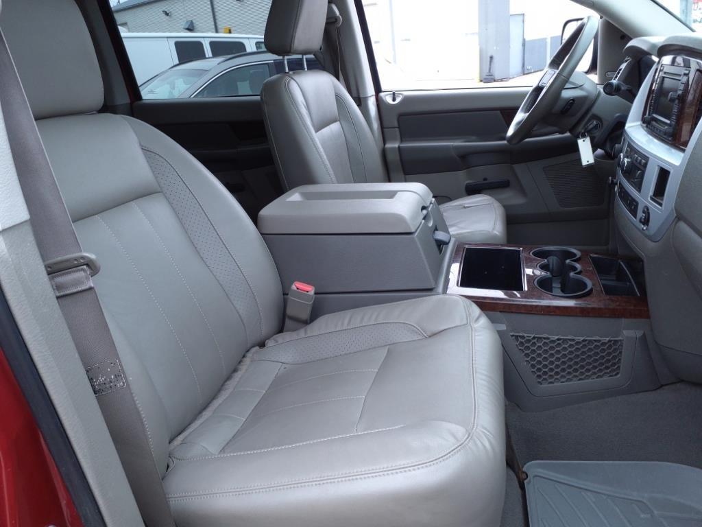 Dodge Ram 2500 Laramie Mega Cab 4WD 2008