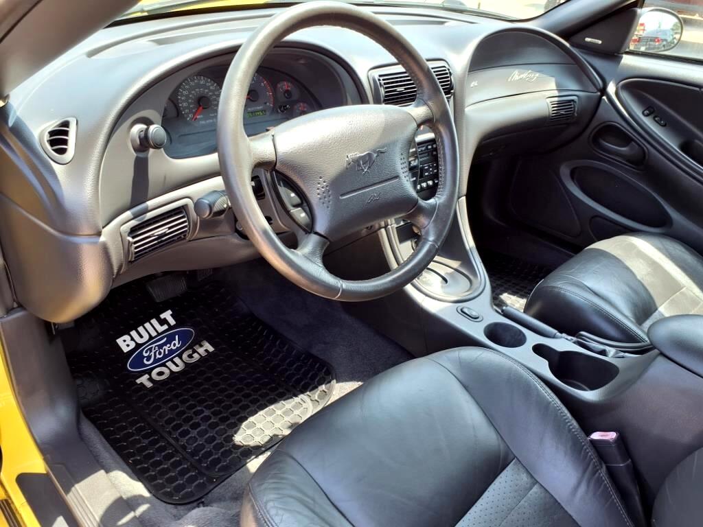 Ford Mustang GT Deluxe Convertible 2001