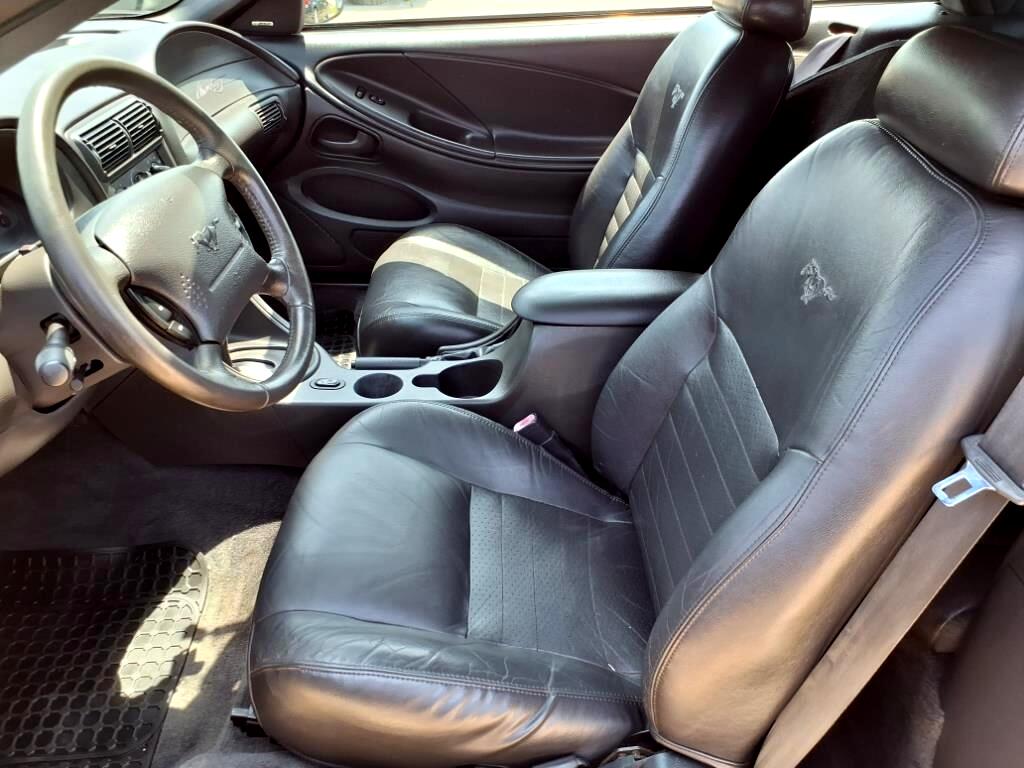 Ford Mustang GT Deluxe Convertible 2001