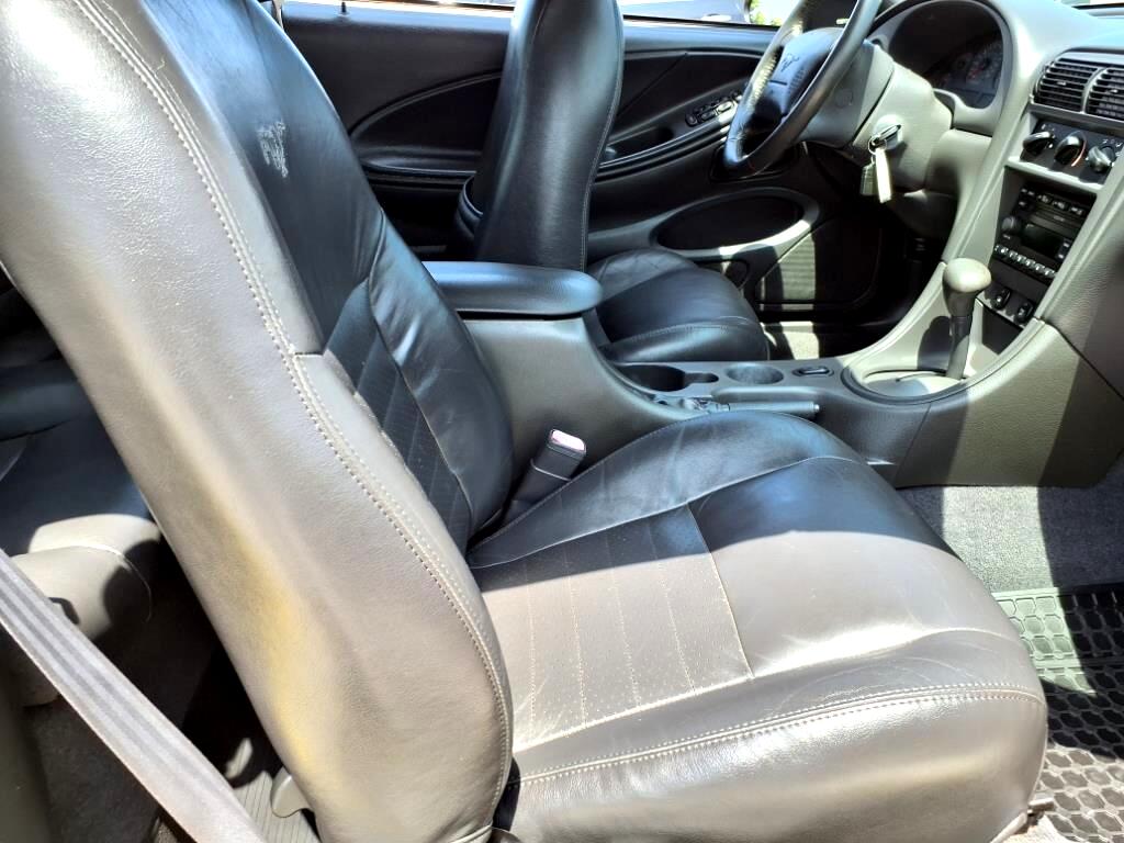 Ford Mustang GT Deluxe Convertible 2001