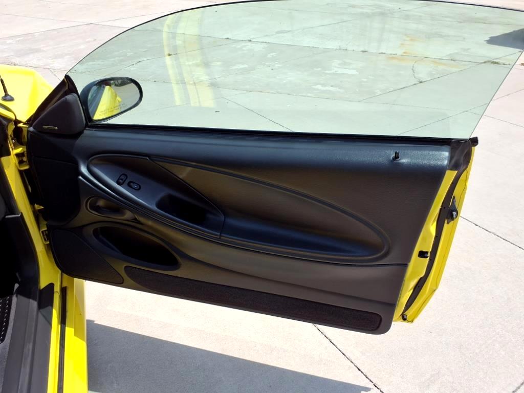 Ford Mustang GT Deluxe Convertible 2001