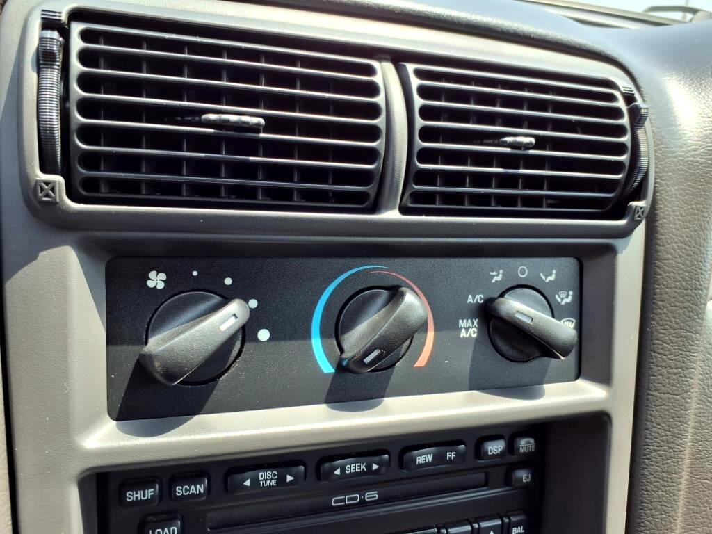 Ford Mustang GT Deluxe Convertible 2001