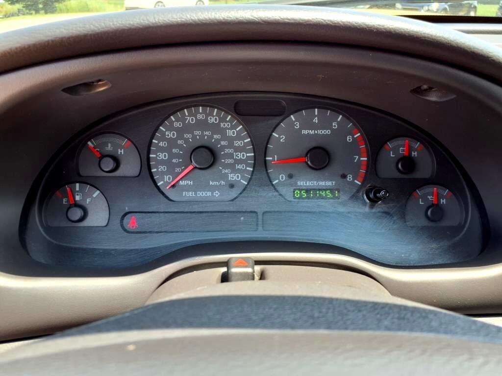 Ford Mustang GT Deluxe Convertible 2001