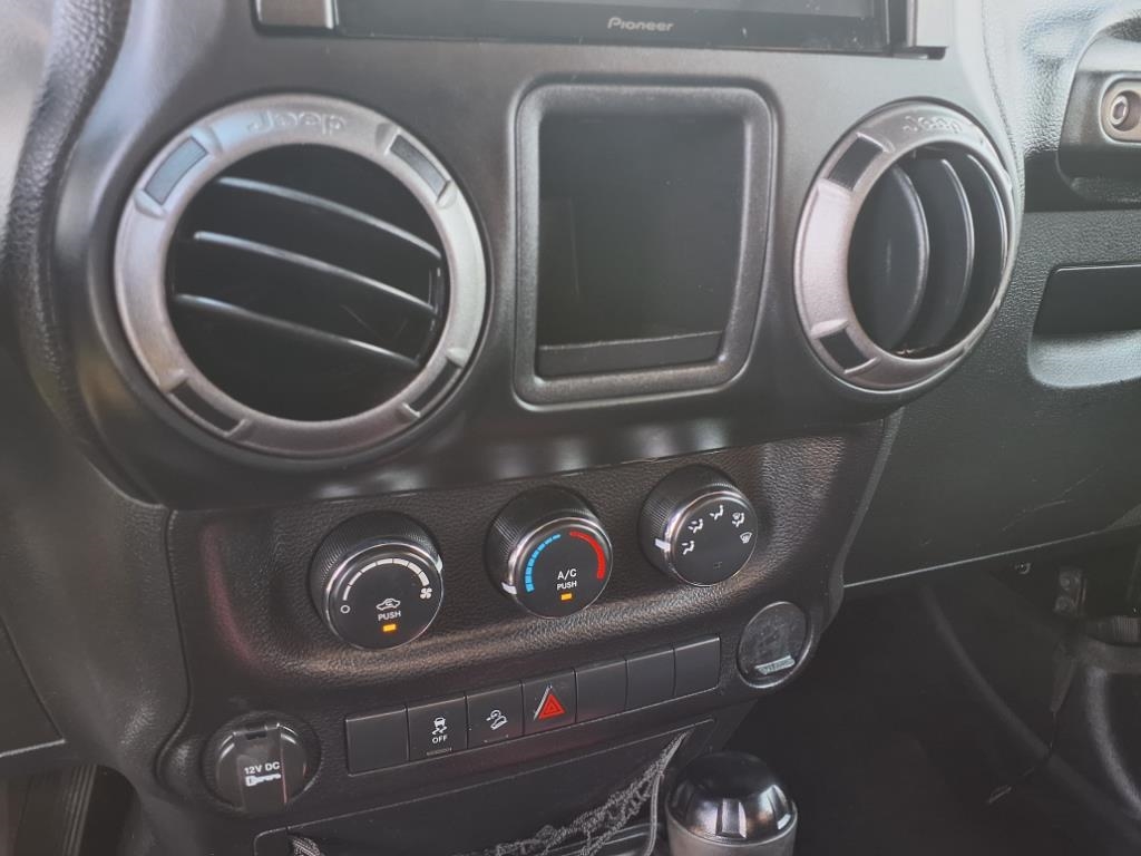 Jeep Wrangler Sport 4WD 2013