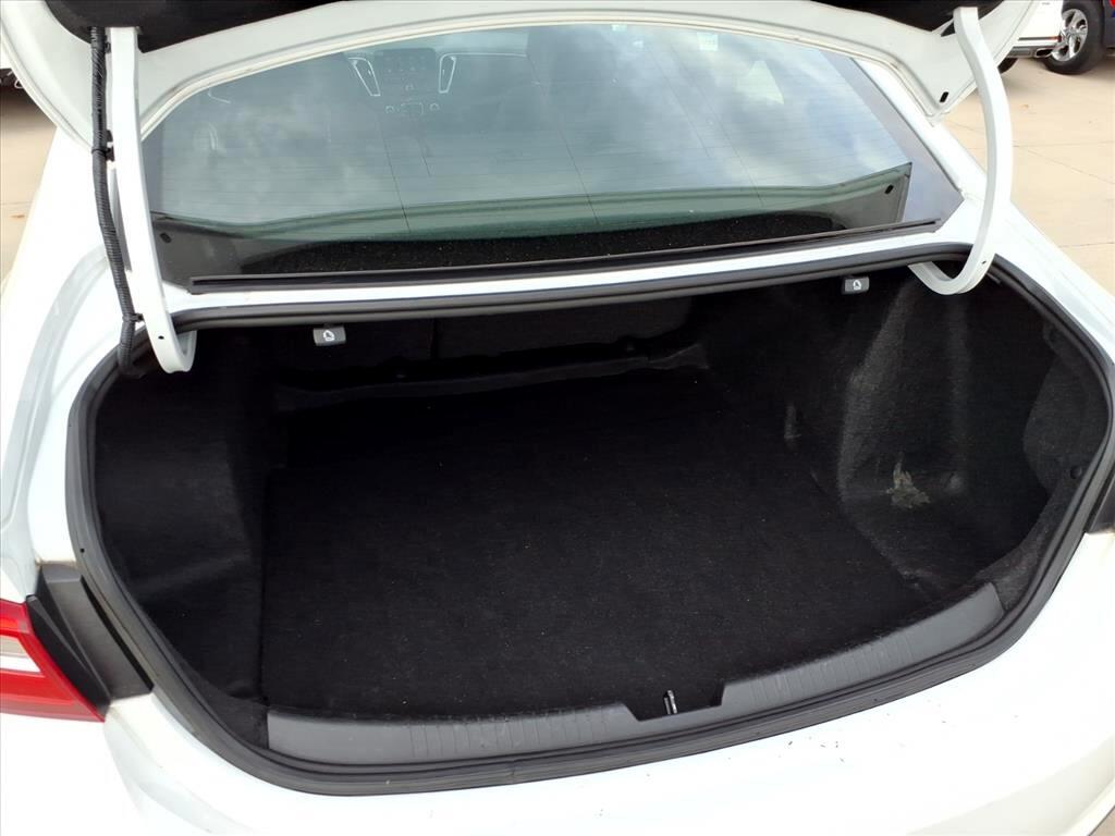 2023 Chevrolet Malibu 1LT photo 14