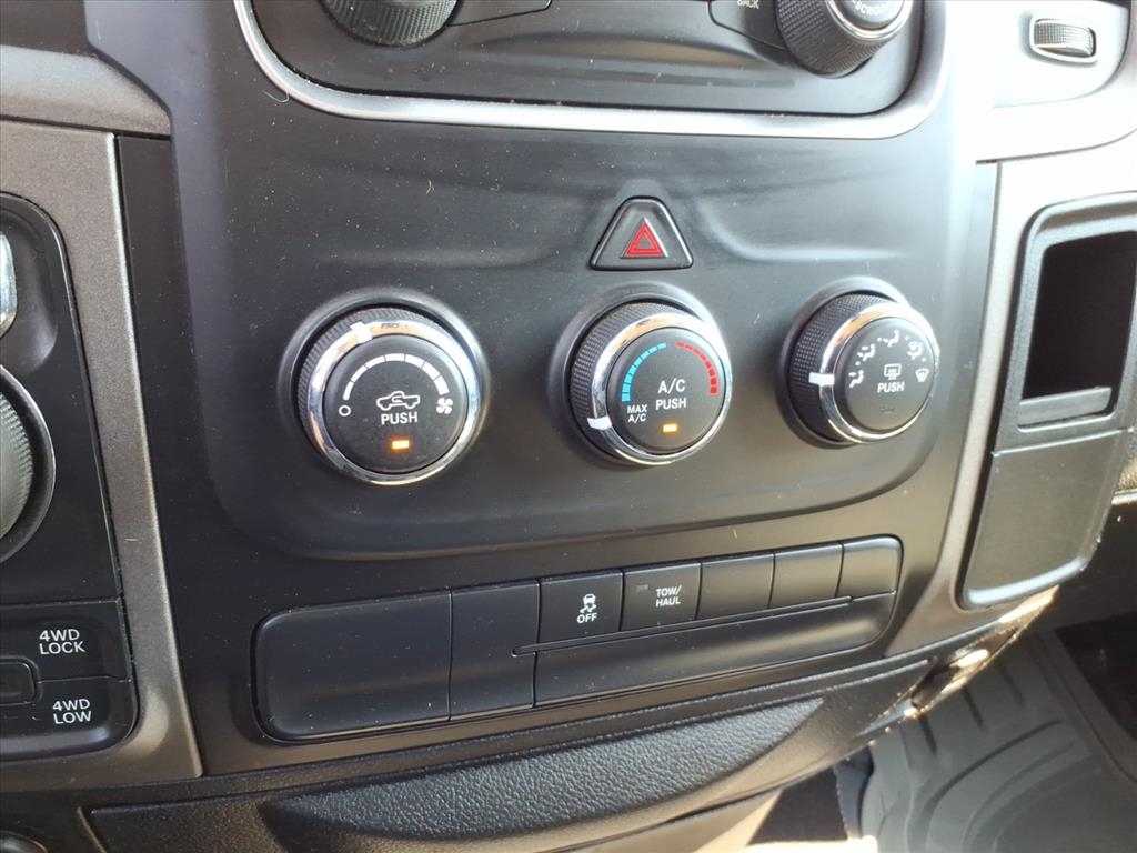 RAM 1500 Classic Tradesman Quad Cab 4WD 2019