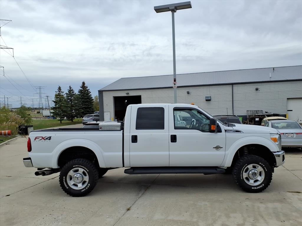 Ford F-250 SD XLT Crew Cab 4WD 2016