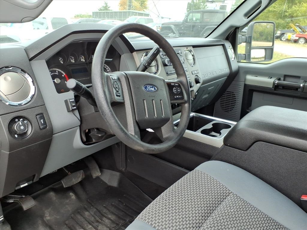 Ford F-250 SD XLT Crew Cab 4WD 2016
