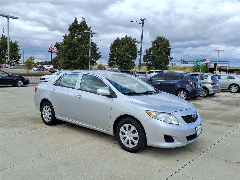 2010 Toyota Corolla LE's photo