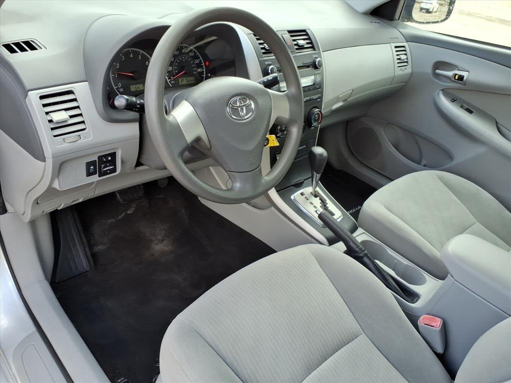 Toyota Corolla LE 4-Speed AT 2010