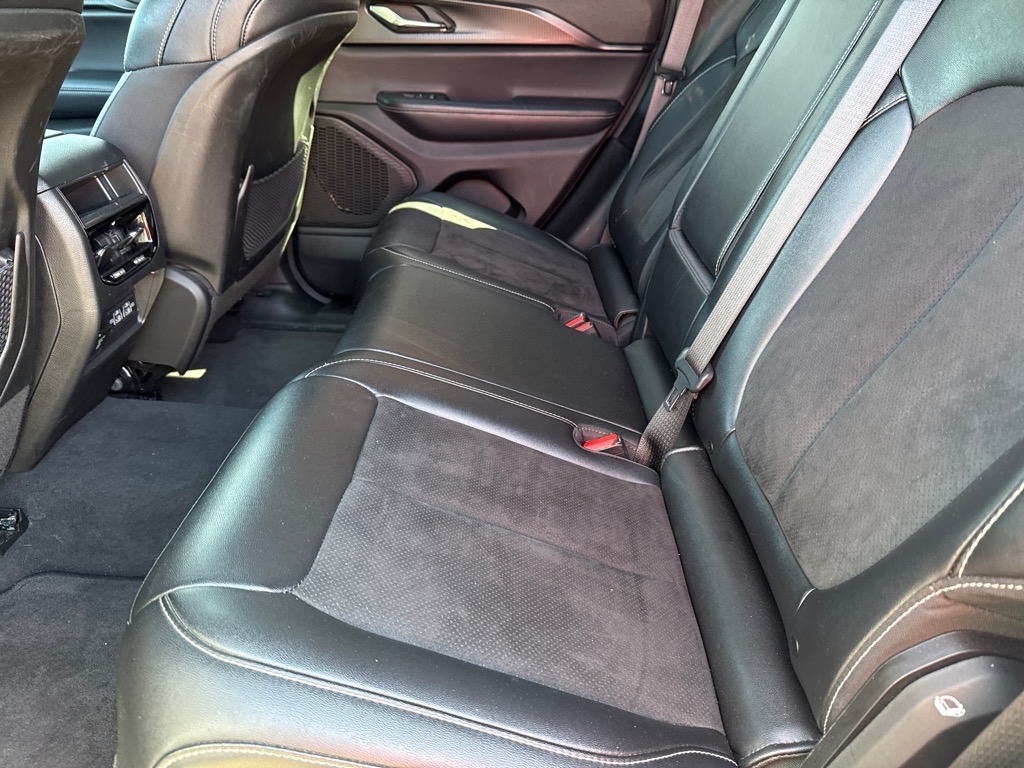2024 Jeep Grand Cherokee Laredo photo 9