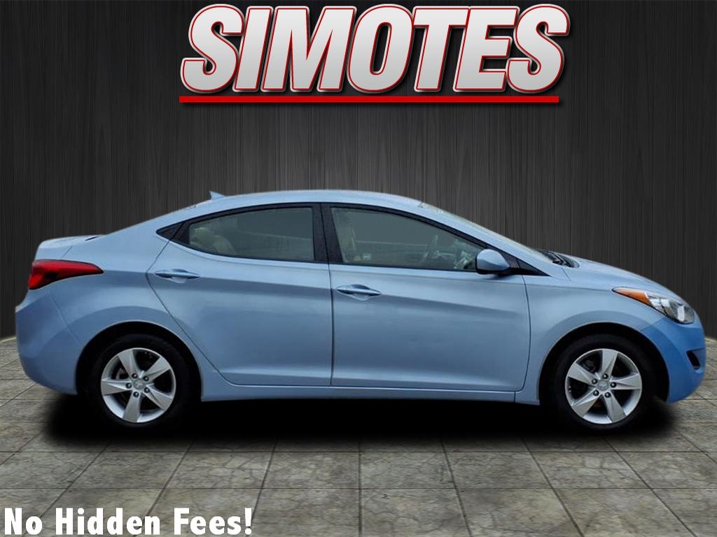 2011 Hyundai Elantra GLS photo 2