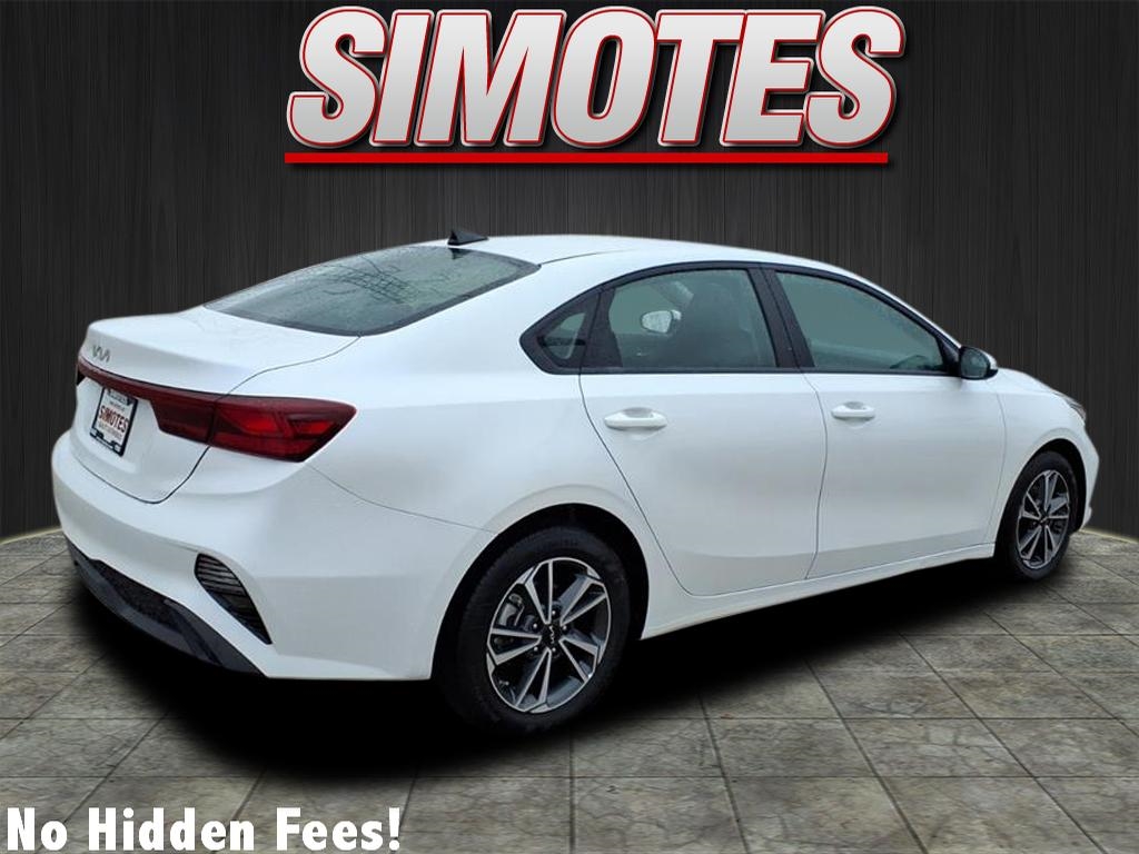 2024 Kia Forte LX photo 3
