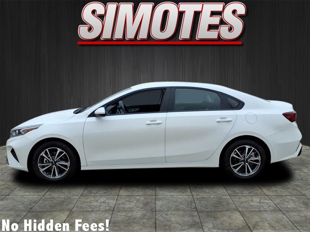 2024 Kia Forte LX photo 4