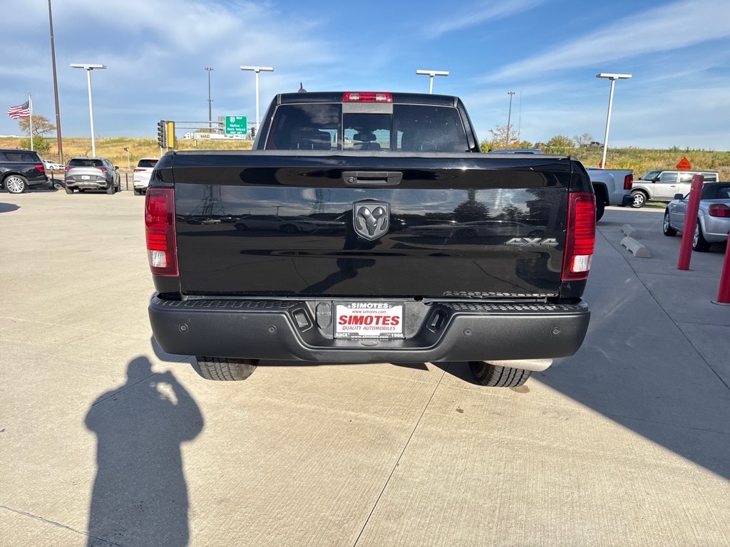 RAM 1500 Classic Tradesman Crew Cab SWB 4WD 2023 RAM 1500 Classic Tradesman Crew Cab SWB 4WD 2023