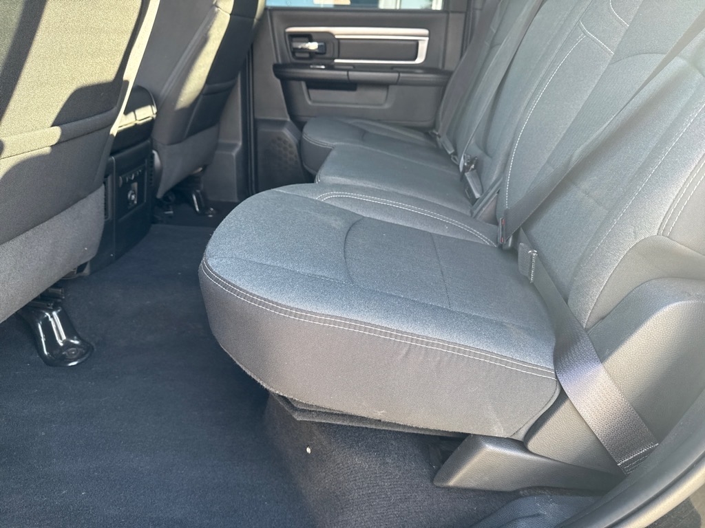 RAM 1500 Classic Tradesman Crew Cab SWB 4WD 2023 RAM 1500 Classic Tradesman Crew Cab SWB 4WD 2023