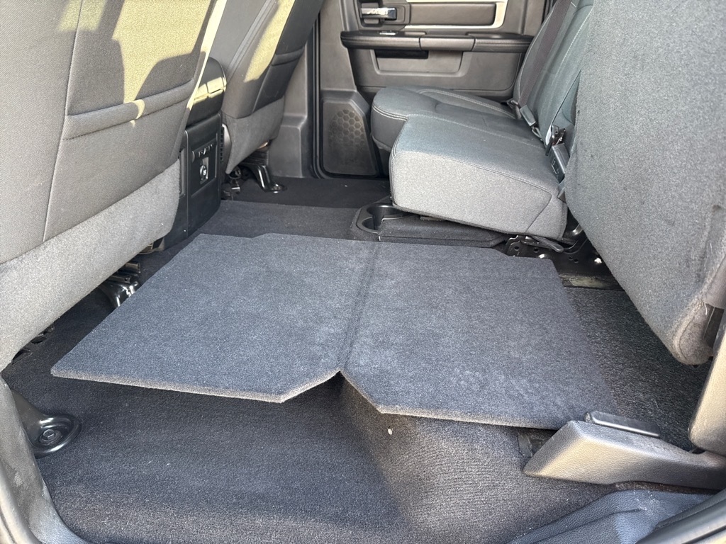 RAM 1500 Classic Tradesman Crew Cab SWB 4WD 2023 RAM 1500 Classic Tradesman Crew Cab SWB 4WD 2023