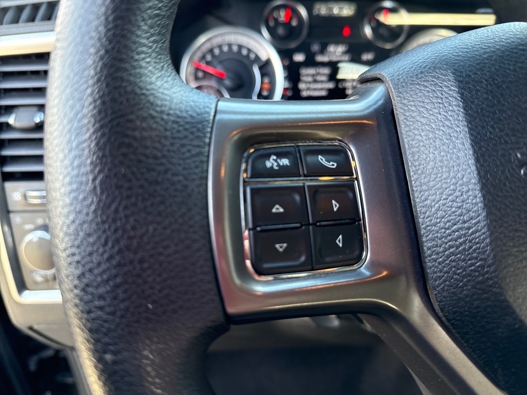 RAM 1500 Classic Tradesman Crew Cab SWB 4WD 2023 RAM 1500 Classic Tradesman Crew Cab SWB 4WD 2023