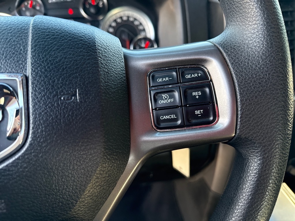 RAM 1500 Classic Tradesman Crew Cab SWB 4WD 2023 RAM 1500 Classic Tradesman Crew Cab SWB 4WD 2023