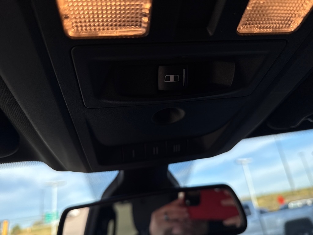 RAM 1500 Classic Tradesman Crew Cab SWB 4WD 2023 RAM 1500 Classic Tradesman Crew Cab SWB 4WD 2023