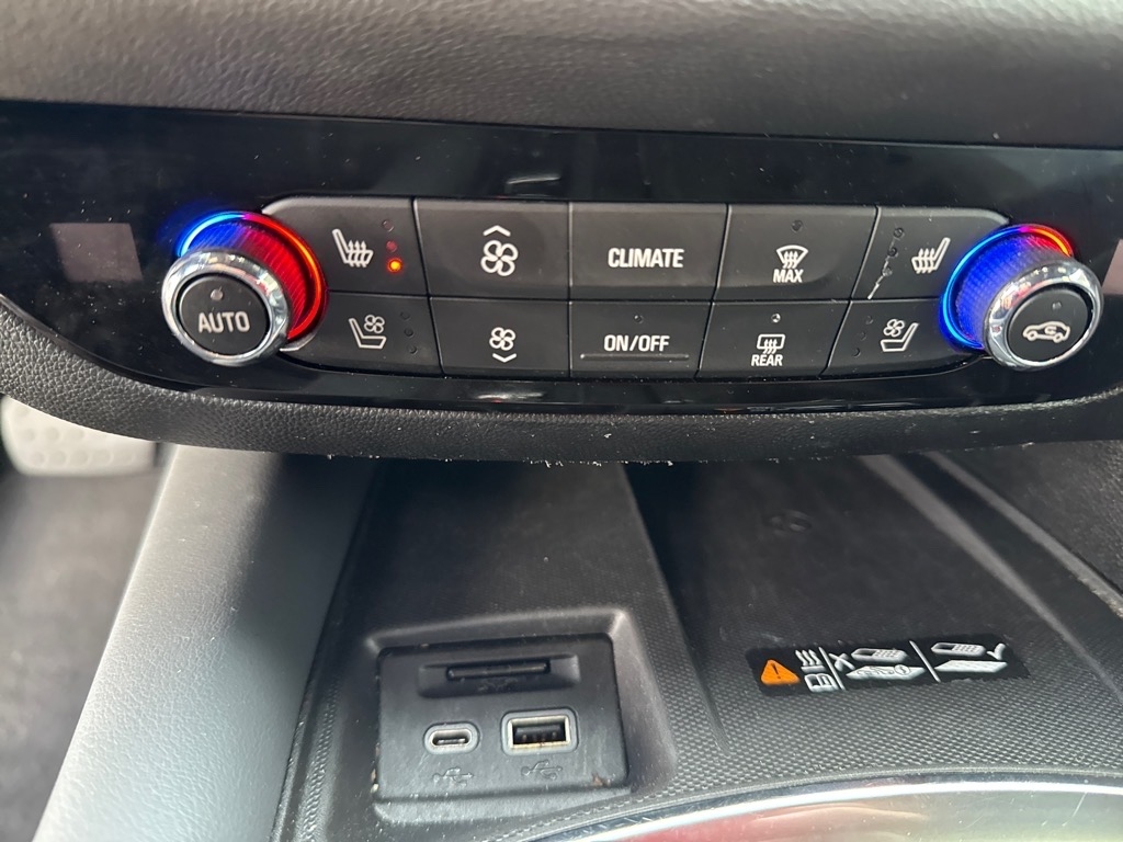 Buick Enclave Premium FWD 2024 Buick Enclave Premium FWD 2024