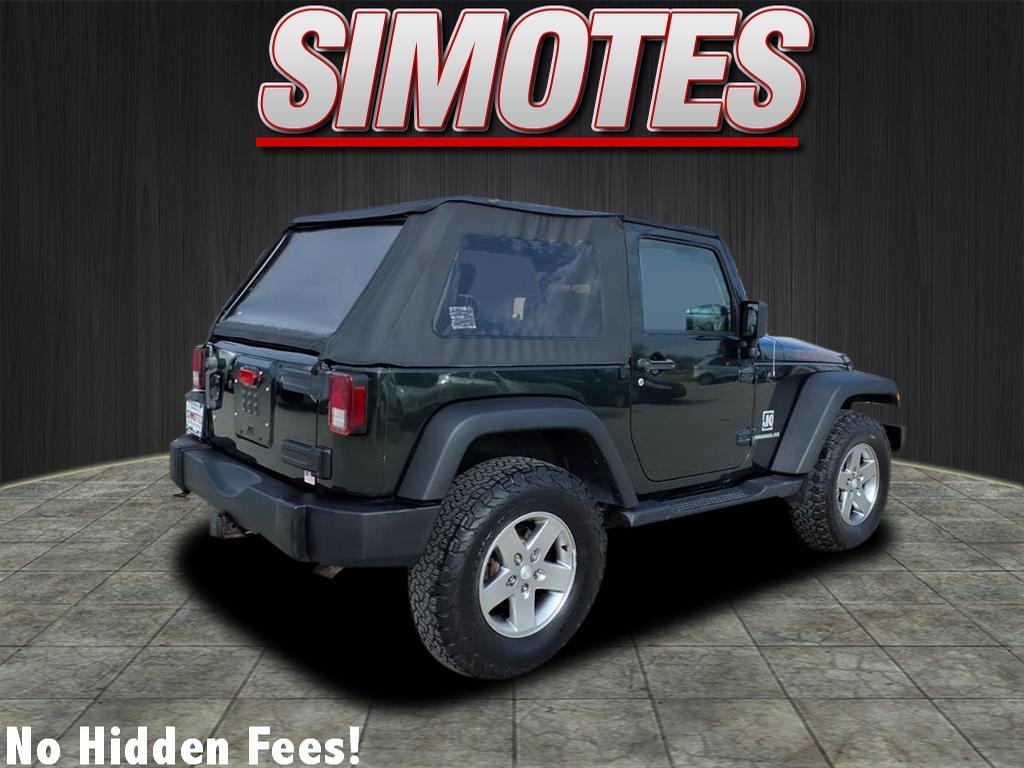 2010 Jeep Wrangler Unlimited Rubicon photo 2