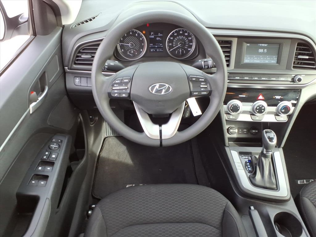 Hyundai Elantra SE 6M 2019