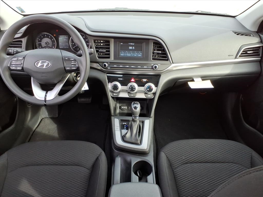 Hyundai Elantra SE 6M 2019