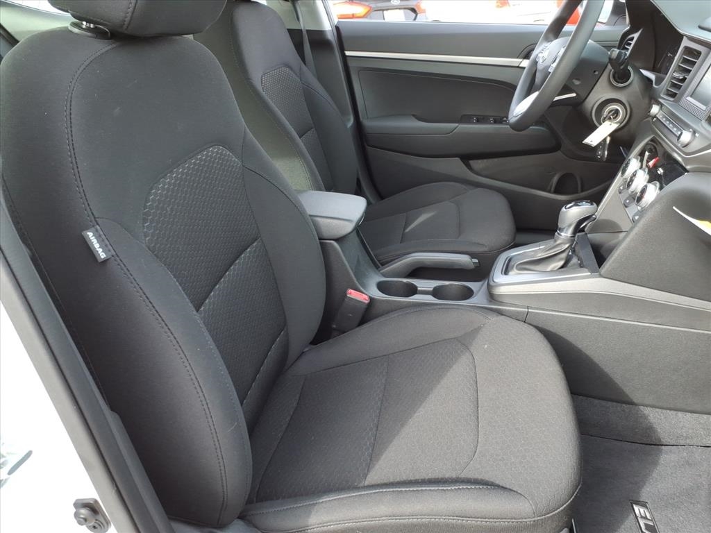 Hyundai Elantra SE 6M 2019