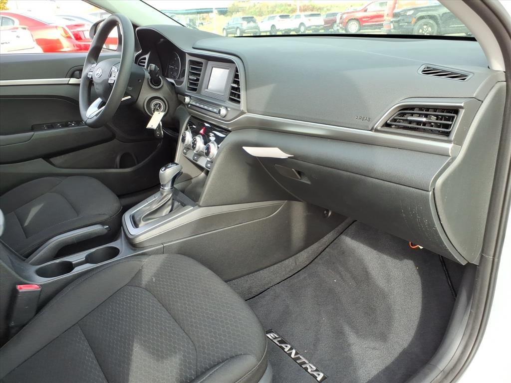 Hyundai Elantra SE 6M 2019