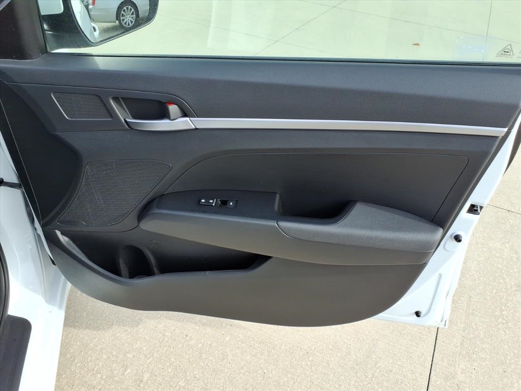 Hyundai Elantra SE 6M 2019