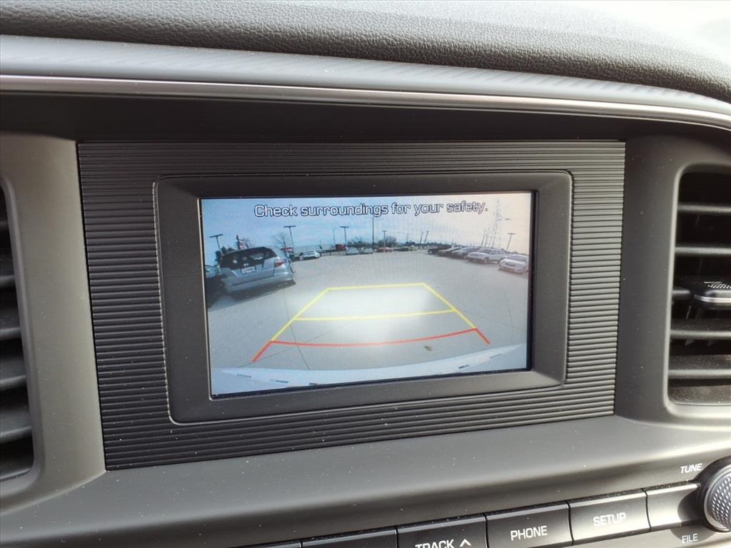 Hyundai Elantra SE 6M 2019