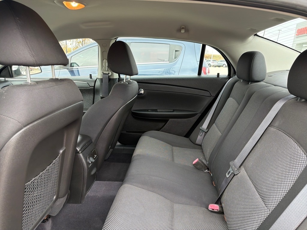 Chevrolet Malibu 1LT 2012