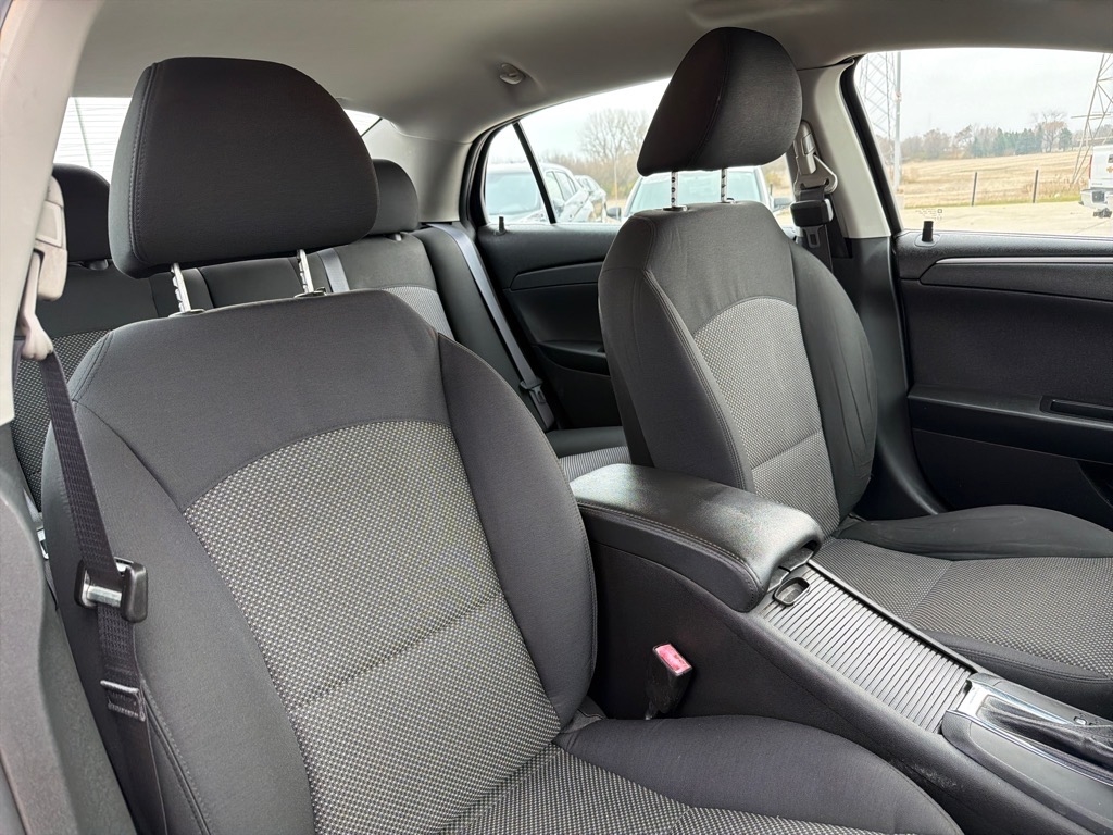 Chevrolet Malibu 1LT 2012