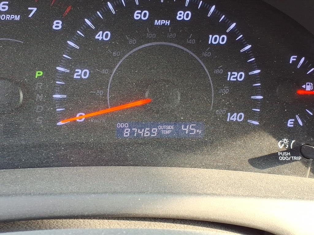 Toyota Camry LE 6-Spd AT 2011