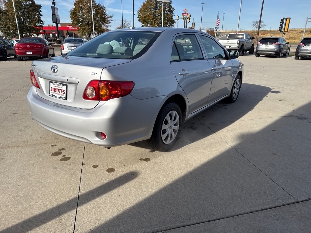 Toyota Corolla LE 4-Speed AT 2010