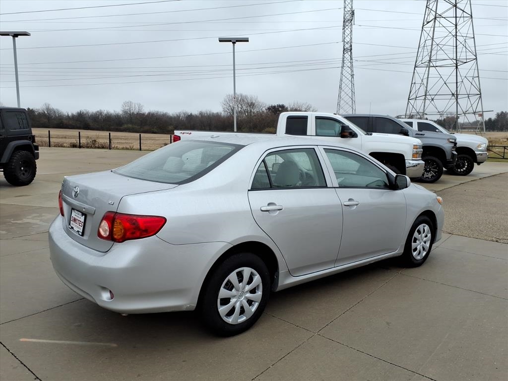 Toyota Corolla LE 4-Speed AT 2010