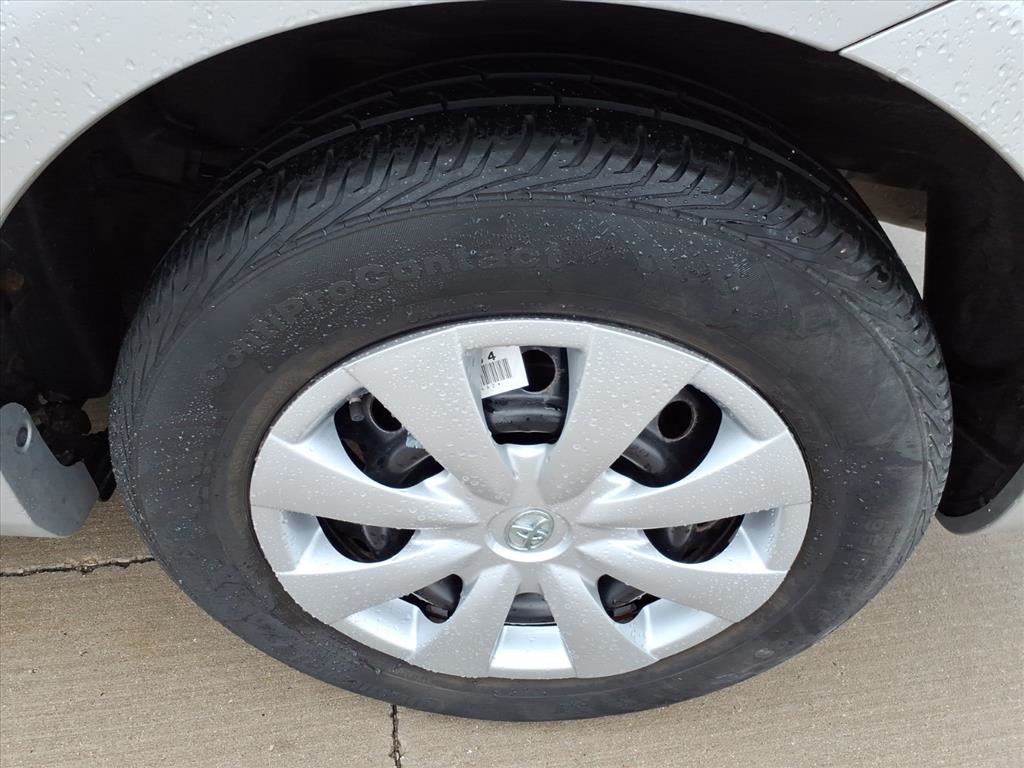 Toyota Corolla LE 4-Speed AT 2010