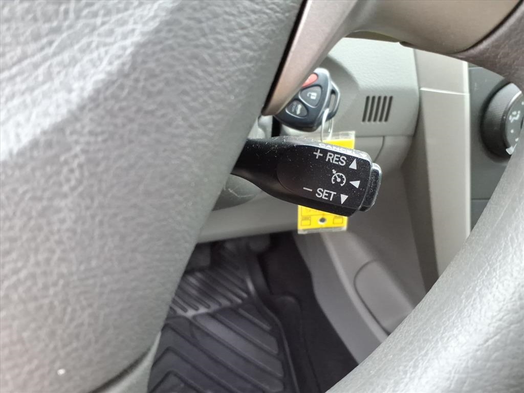 Toyota Corolla LE 4-Speed AT 2010