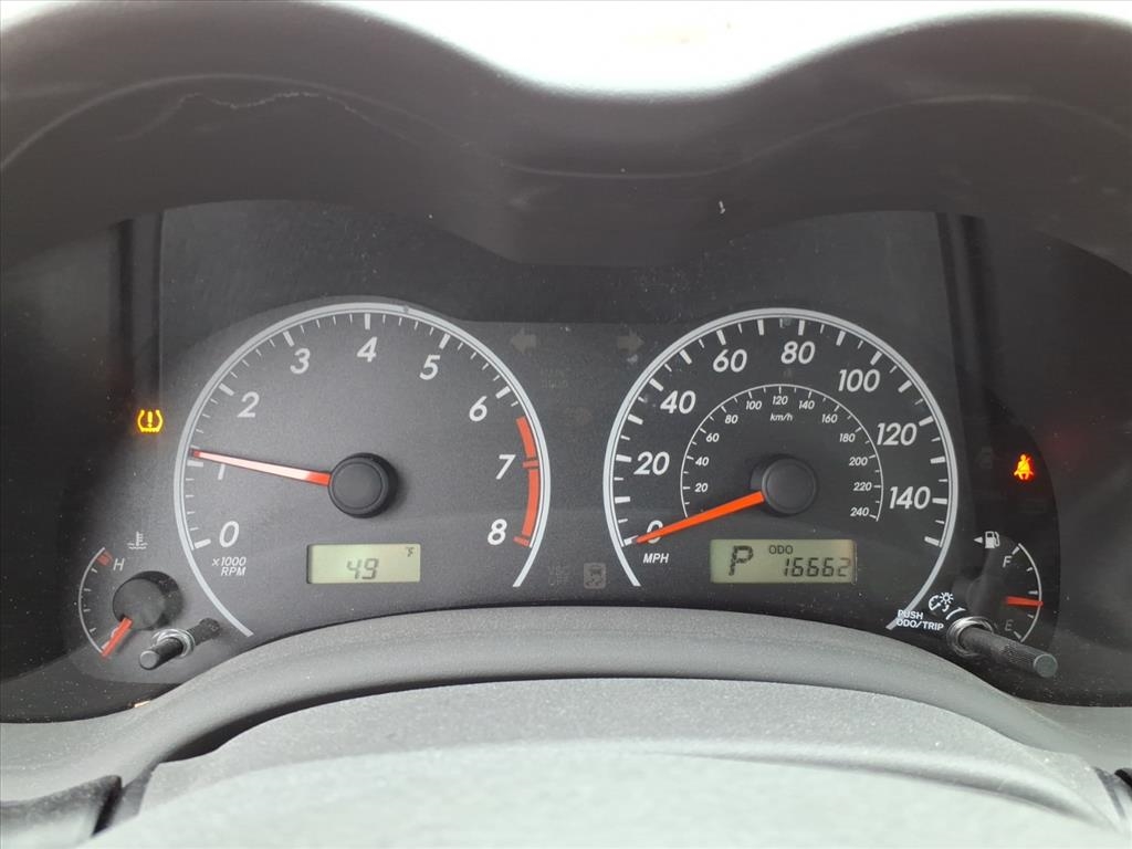 Toyota Corolla LE 4-Speed AT 2010