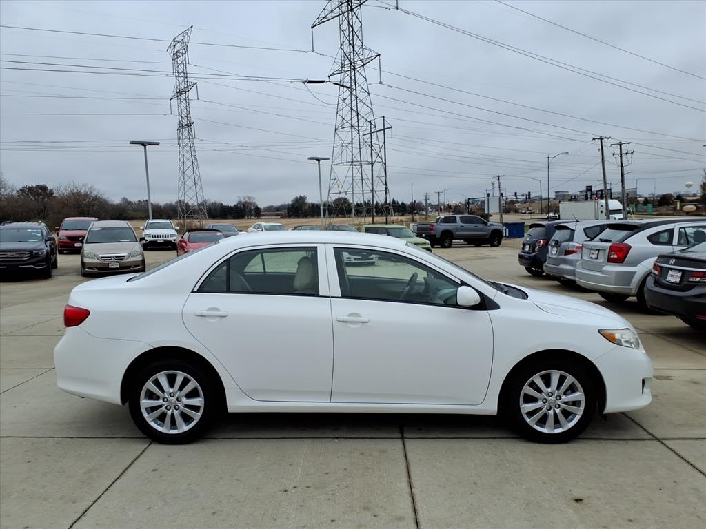 Toyota Corolla LE 4-Speed AT 2009