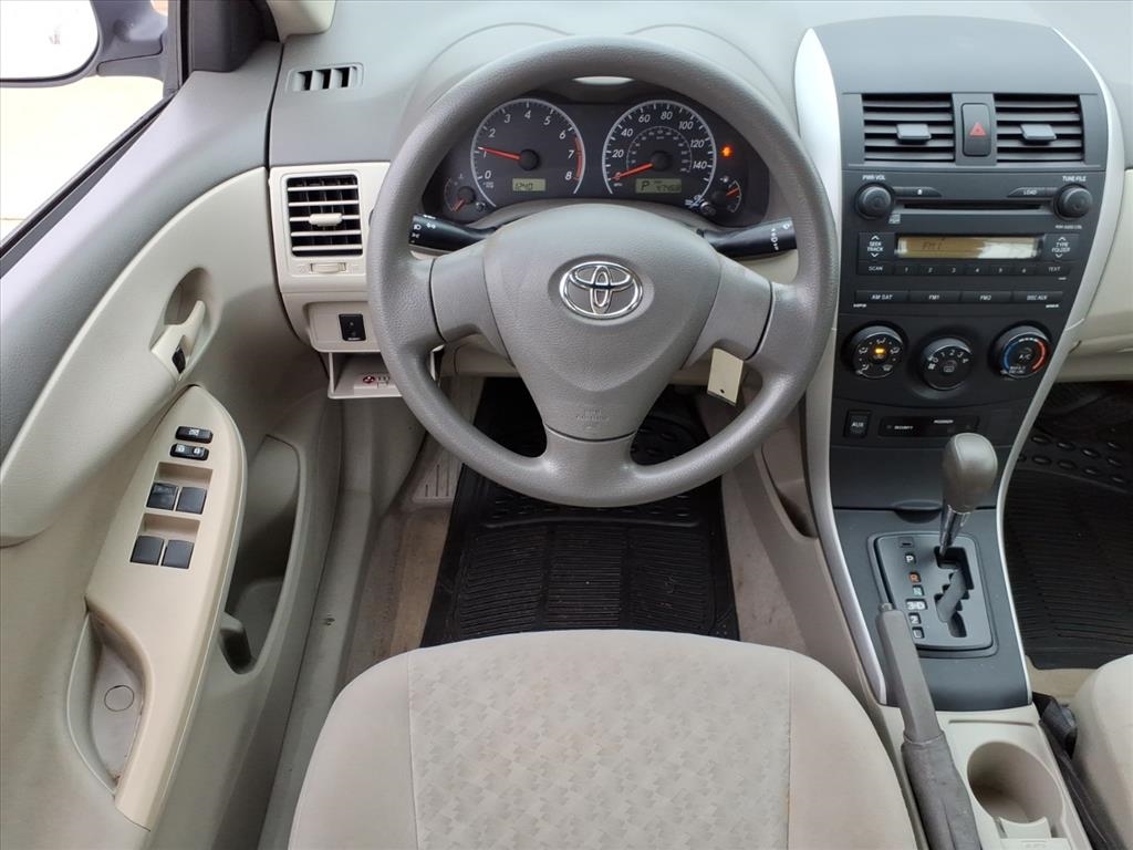 Toyota Corolla LE 4-Speed AT 2009