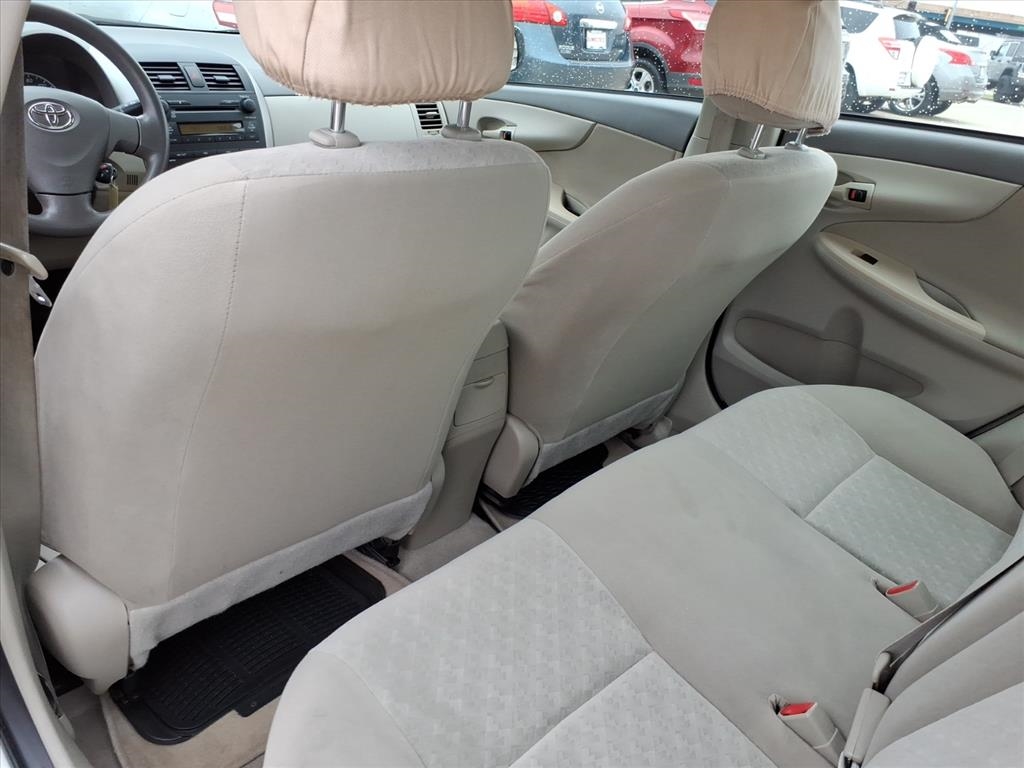 Toyota Corolla LE 4-Speed AT 2009