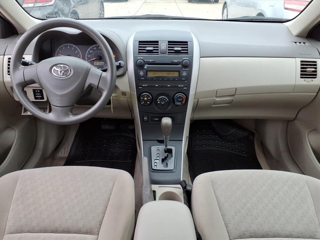 Toyota Corolla LE 4-Speed AT 2009