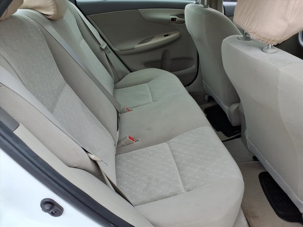 Toyota Corolla LE 4-Speed AT 2009