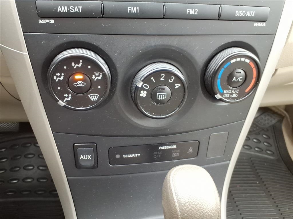 Toyota Corolla LE 4-Speed AT 2009